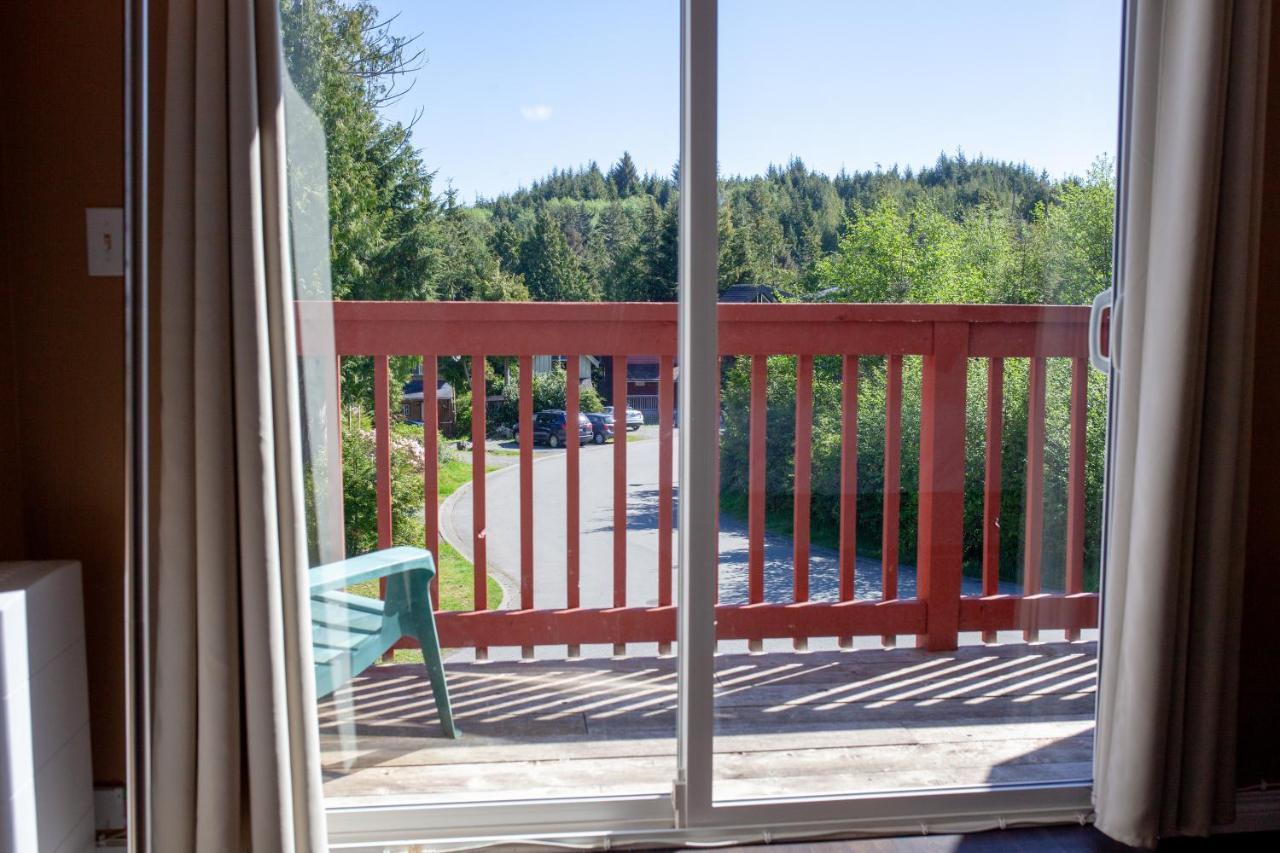 Reef Point Cottages Ucluelet Exterior photo